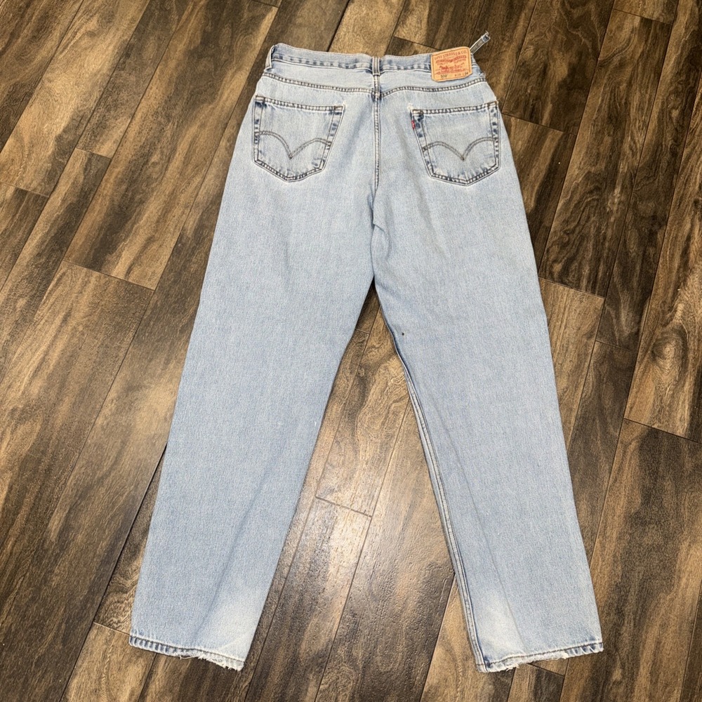 Vintage Levi's 550‎ Men's Light Wash Relaxed Fit Distressed Jeans Size 36x34